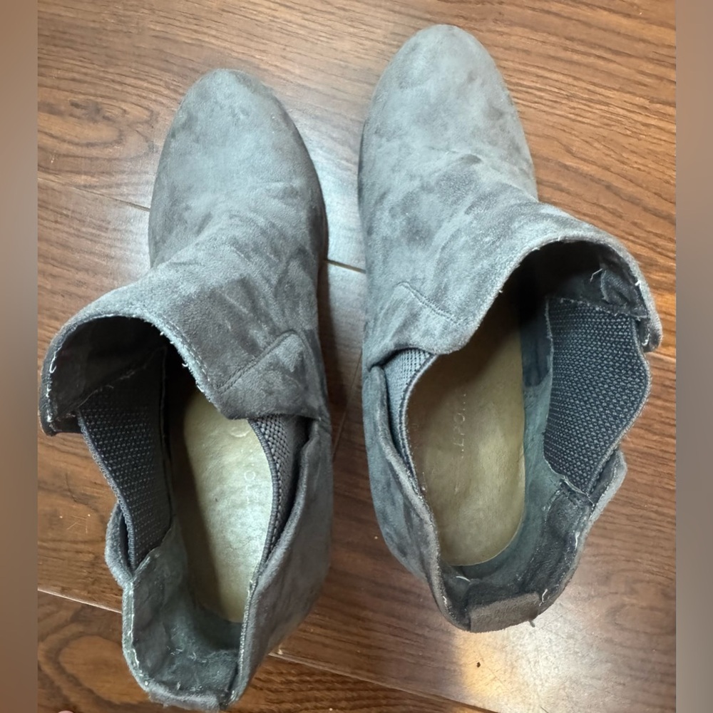 Report | Gray Suede Women’s Ankle Booties | Size 7 - Picture 5 of 6